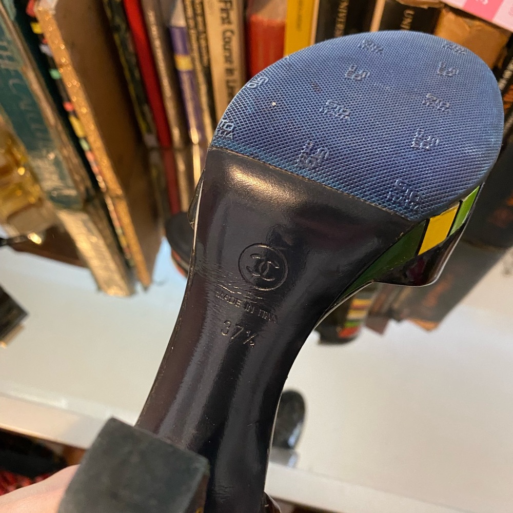 Chanel colorblock heels - Picture 3 of 3